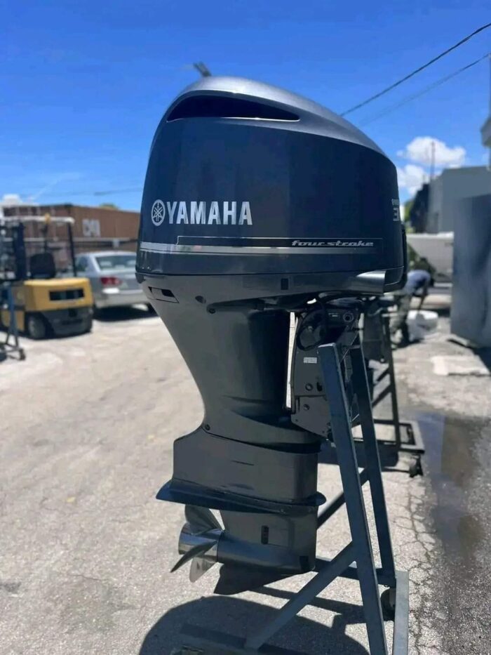 Yamaha 300 HP V6 EFI Four Stroke Outboard Motor - Image 4